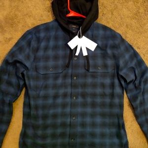 Vince Camuto L hooded flannel black and blue